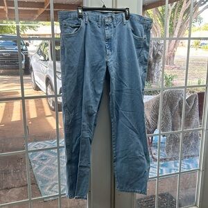 Men’s Jeans. Wrangler. 44x32.